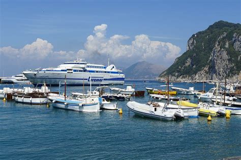 how to get to capri from naples cruise port