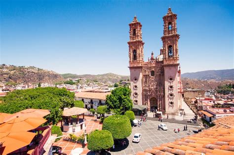 how to get to taxco mexico