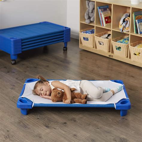 how to get toddler to nap in cot