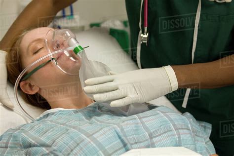 How To Give Oxygen To A Patient