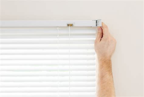 How To Hang Blinds With Command Strips