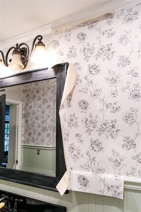 How To Hang Wallpaper Border By Yourself