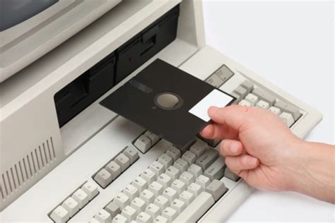 How To Insert Floppy Disk Into Computer