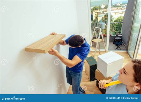 How To Install A Bookshelf On The Wall