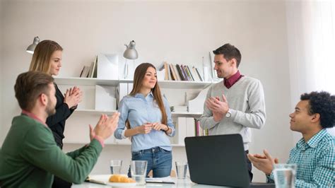 how to introduce myself and my group members in a presentation script