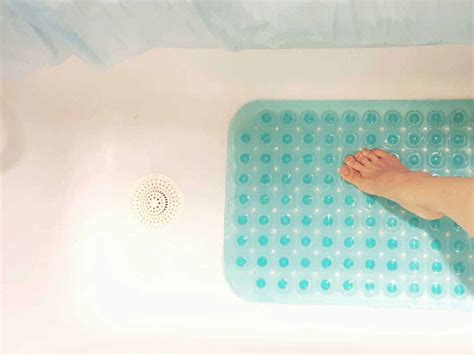 How To Keep Bath Mats In Place