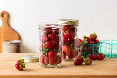 How To Keep Strawberries In A Jar