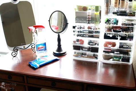 How To Keep Your Vanity Clean