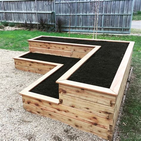 how to level a raised garden bed