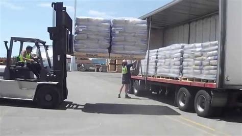 how to load a truck with pallets