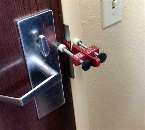 how to lock a dorm door without a lock