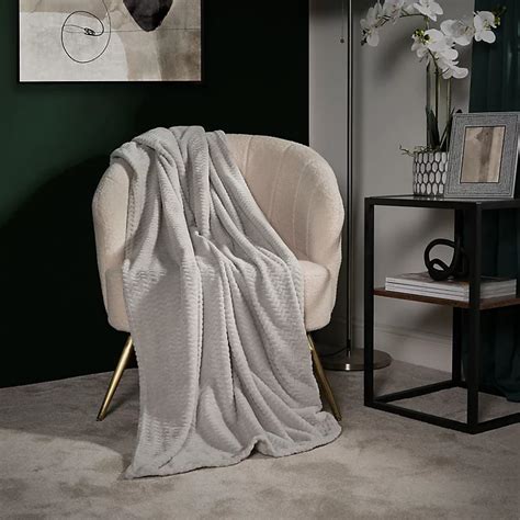 How To Make A Bed Throw Over