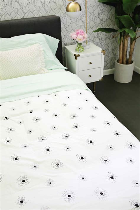 how to make a bed with two flat sheets