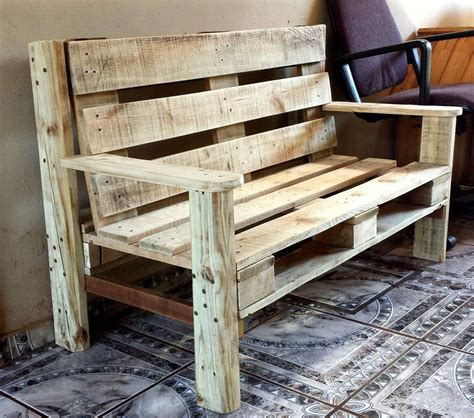 How To Make A Bench With A Pallet
