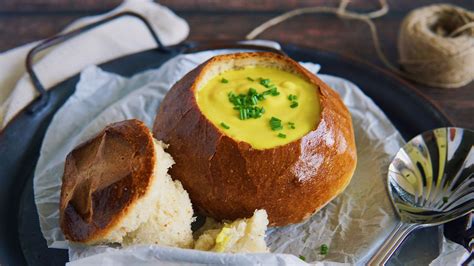 How To Make A Bread Bowl With Soup