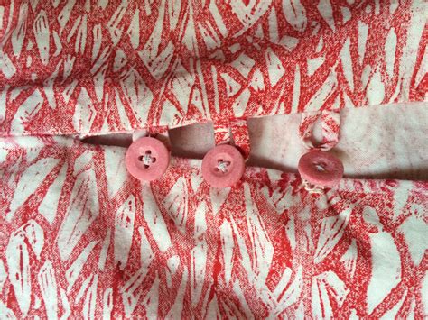 How To Make A Button Hole In Fabric
