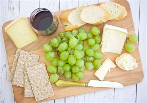 How To Make A Cheese And Grape Platter