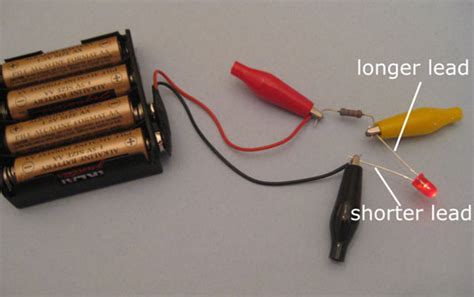 how to make a circuit with alligator clips
