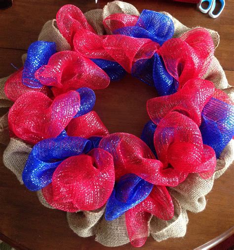 How To Make A Deco Mesh Wreath With Two Colors
