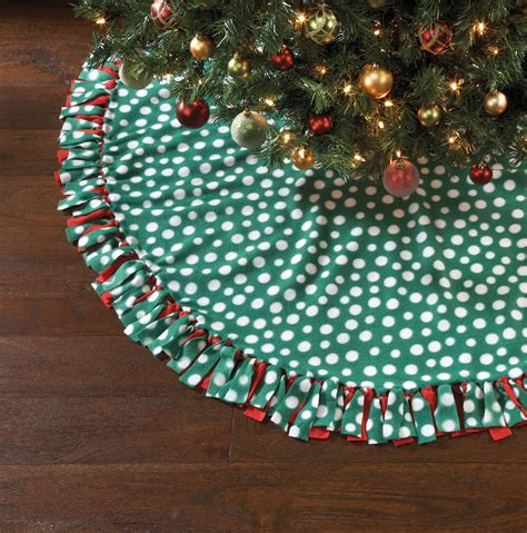 Simple Tree Skirt Diy christmas tree skirt, Christmas tree skirt