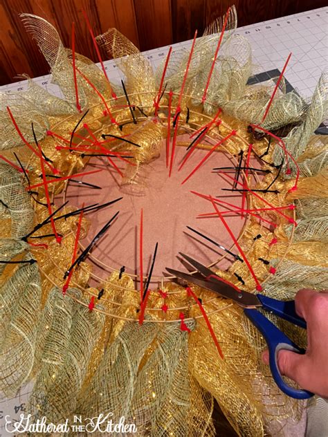 How To Make A Mesh Wreath With Zip Ties