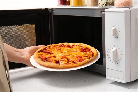 How To Make A Pizza In A Convection Microwave