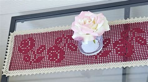 How To Make A Rose Table Runner