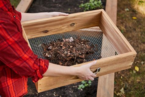 how to make a screen to sift compost