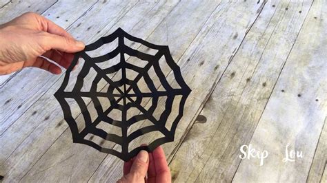 how to make a simple spider web