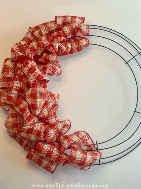 how to make a wire wreath with mesh ribbon
