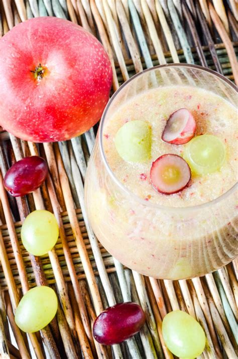 How To Make An Apple And Grape Smoothie