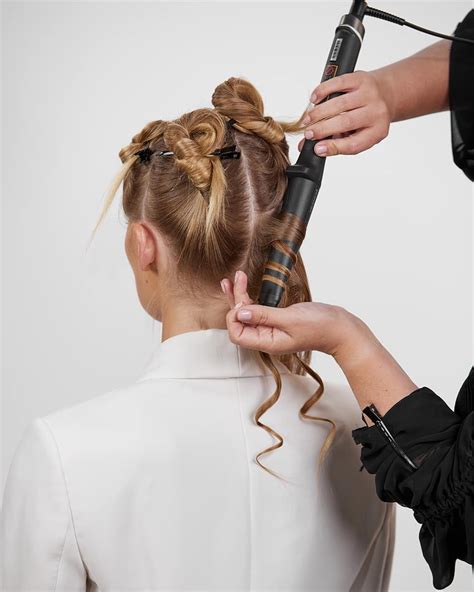 How to Create Beachy Waves with the GHD Curve Creative