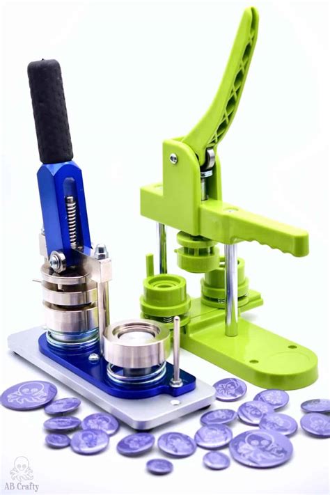 how to make buttons with a button maker