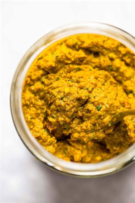 how to make curry paste