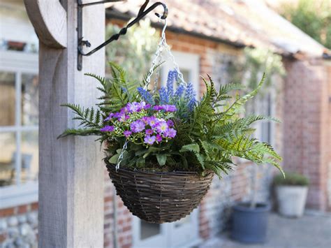 How To Make Easy Hanging Baskets