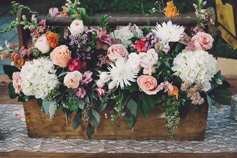 How To Make Flower Arrangements In A Box