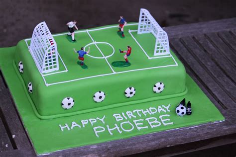 how to make football pitch birthday cake