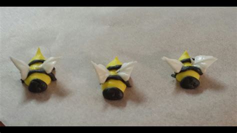 How To Make Icing Bees