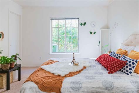 How To Make More Space In A Bedroom