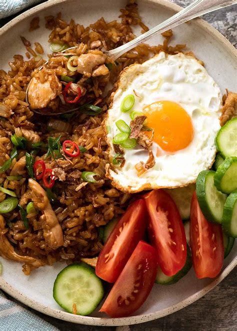 how to make nasi goreng