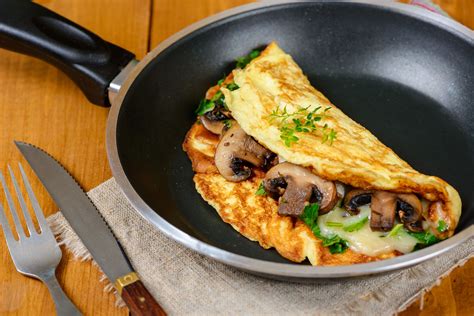 how to make omelet in a pan