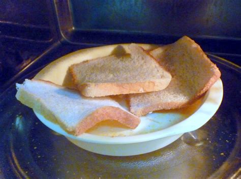 how to make rusk from bread in microwave