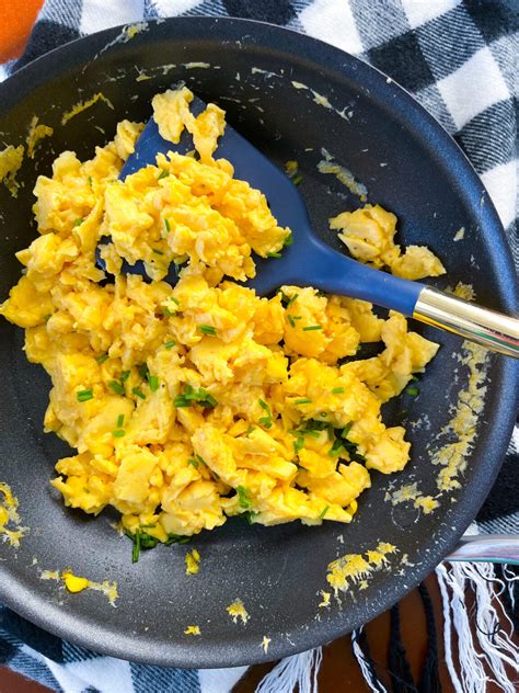 how to make scrambled eggs with duck eggs