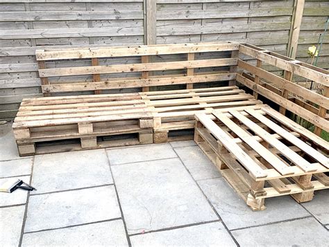 How To Make Sofas From Pallet