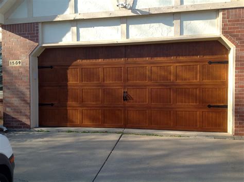 home.furnitureanddecorny.com:how to make steel garage door look like wood