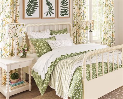 How To Mix Patterns On Bedding