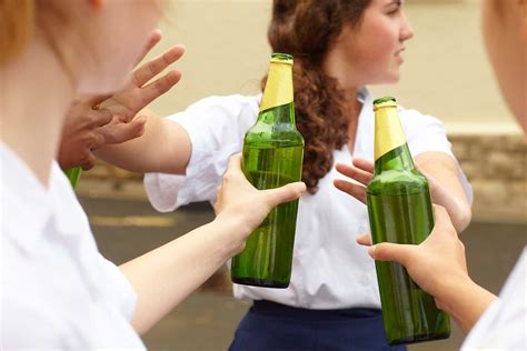 how to not get peer pressured into drinking
