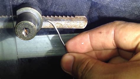 How To Open Display Case Without Key