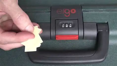 how to open luggage lock code