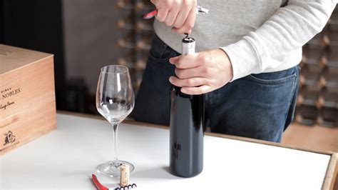 How To Open Wine With Cork And Wire